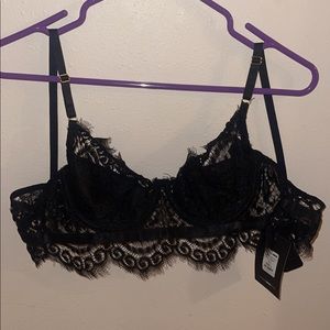 Fashion nova bra size Large